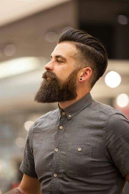 homem com barba lenhador
