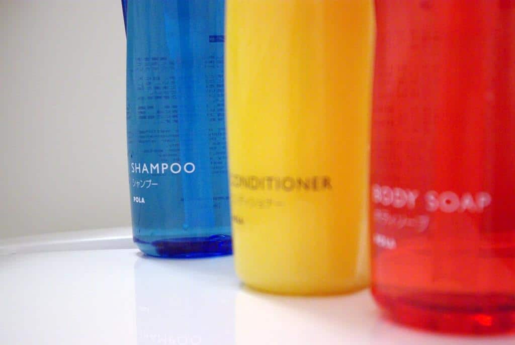 use um shampoo anti resíduos a cada 15 dias para remover o acúmulo de shampoo a seco